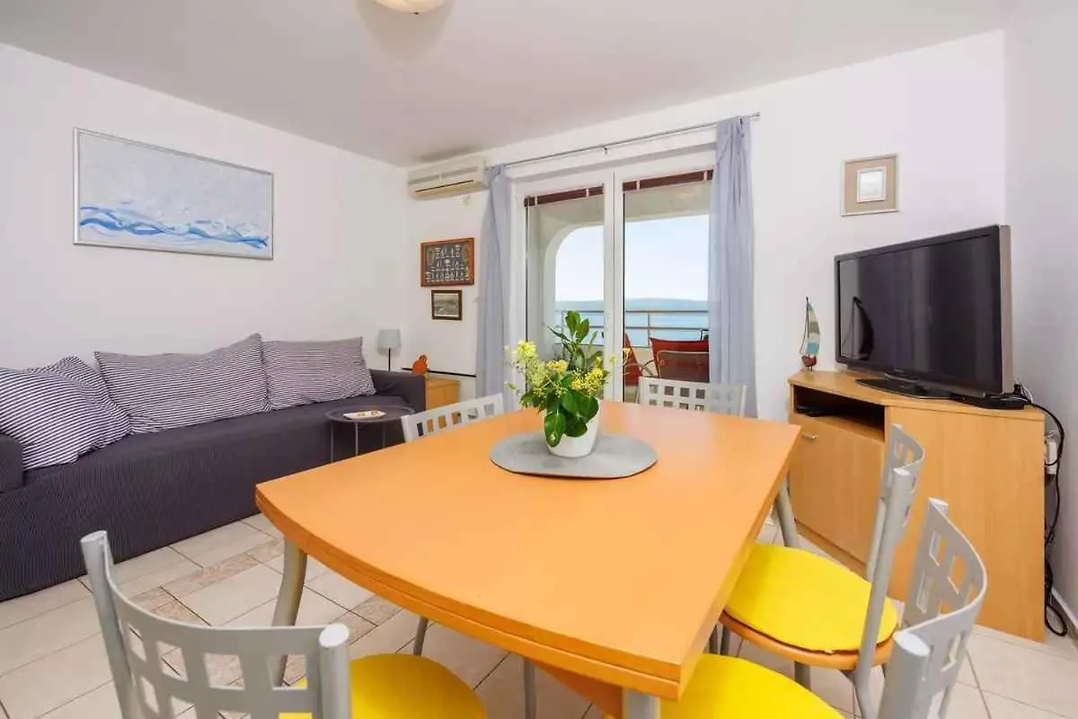 Apartment In Dramalj 45910