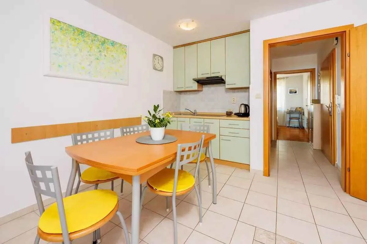 Apartment In Dramalj 45910